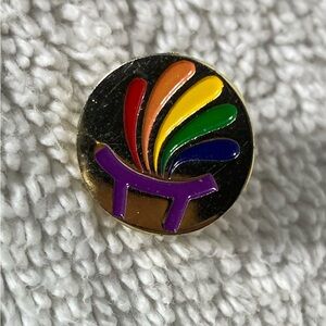 5/$35 Vintage United Church Rainbow Souvenir Pin